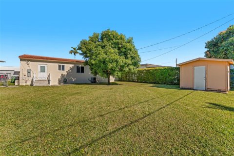 Villa ou maison à vendre à Hialeah, Floride: 3 chambres, 117.8 m2 № 1997671 - photo 4