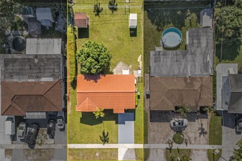 Villa ou maison à vendre à Hialeah, Floride: 3 chambres, 117.8 m2 № 1997671 - photo 24