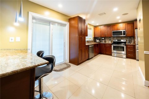 Villa ou maison à vendre à Coral Springs, Floride: 3 chambres, 161.65 m2 № 1966240 - photo 4