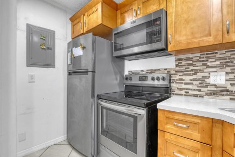 Купить кондоминиум в Уэст-Палм-Бич, Флорида 3 комнаты, 102.56м2, № 2084866 - фото 12