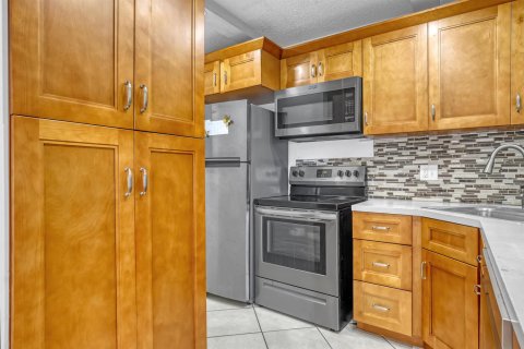 Купить кондоминиум в Уэст-Палм-Бич, Флорида 3 комнаты, 102.56м2, № 2084866 - фото 11