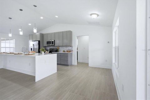Villa ou maison à vendre à Cape Coral, Floride: 4 chambres, 156.35 m2 № 2351604 - photo 14