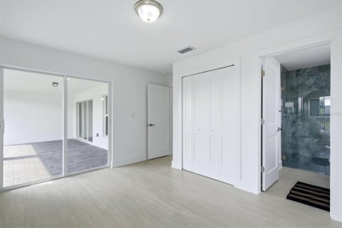 Villa ou maison à vendre à Cape Coral, Floride: 4 chambres, 156.35 m2 № 2351604 - photo 21