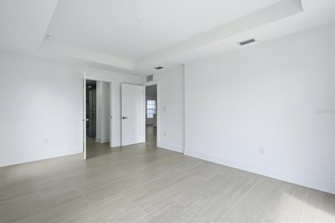 Villa ou maison à vendre à Cape Coral, Floride: 4 chambres, 156.35 m2 № 2351604 - photo 19