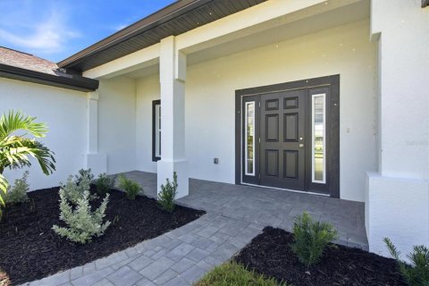 Villa ou maison à vendre à Cape Coral, Floride: 4 chambres, 156.35 m2 № 2351604 - photo 6