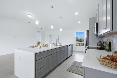 Villa ou maison à vendre à Cape Coral, Floride: 4 chambres, 156.35 m2 № 2351604 - photo 12