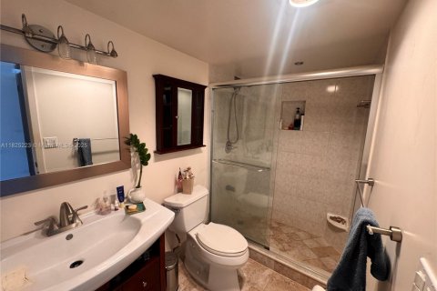 Condo in Aventura, Florida, 2 bedrooms  № 1794063 - photo 13