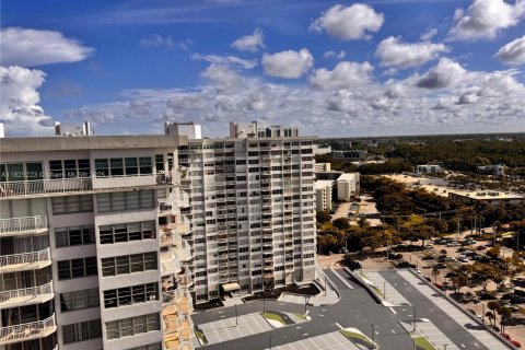 Condo in Aventura, Florida, 2 bedrooms  № 1794063 - photo 1