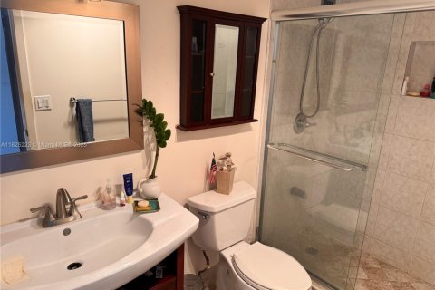 Condo in Aventura, Florida, 2 bedrooms  № 1794063 - photo 12