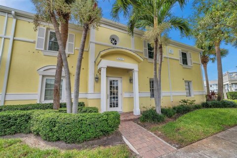 Condo in Saint Petersburg, Florida, 2 bedrooms  № 1288366 - photo 3