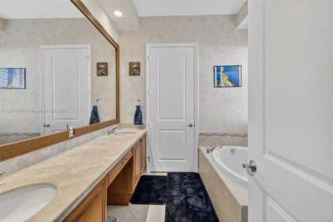 Copropriété à vendre à Sunrise, Floride: 3 chambres, 173.26 m2 № 1896179 - photo 30