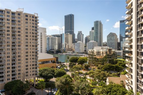 Condo in Miami, Florida, 2 bedrooms  № 2052881 - photo 15