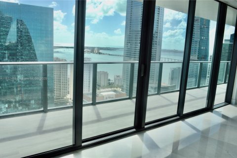 Condo in Miami, Florida, 2 bedrooms  № 1809129 - photo 1