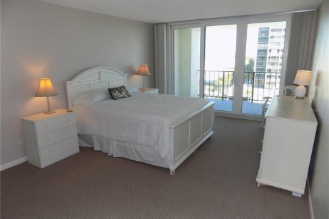 Condominio en venta en Clearwater, Florida, 2 dormitorios, 123.28 m2 № 2212444 - foto 11