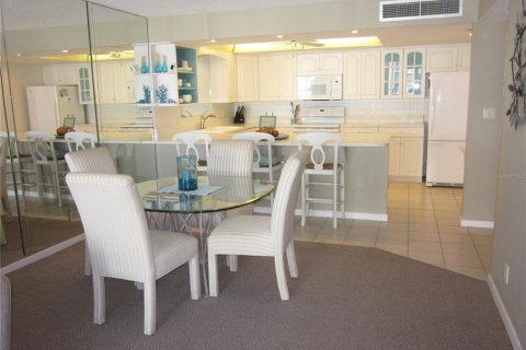 Condominio en venta en Clearwater, Florida, 2 dormitorios, 123.28 m2 № 2212444 - foto 10