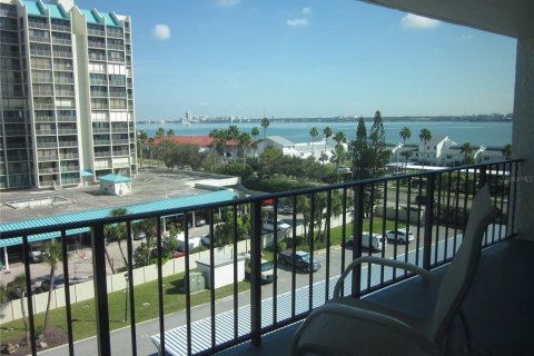 Condominio en venta en Clearwater, Florida, 2 dormitorios, 123.28 m2 № 2212444 - foto 3