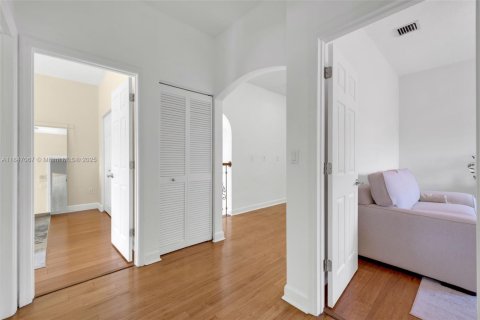 Casa en venta en Doral, Florida, 5 dormitorios, 283.54 m2 № 1845598 - foto 16