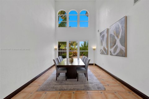 Casa en venta en Doral, Florida, 5 dormitorios, 283.54 m2 № 1845598 - foto 6
