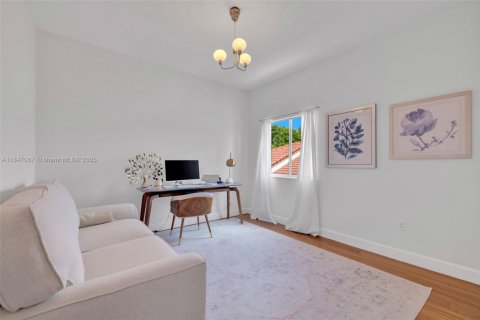 Casa en venta en Doral, Florida, 5 dormitorios, 283.54 m2 № 1845598 - foto 19