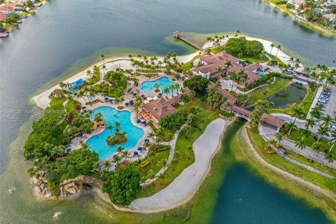 Casa en venta en Doral, Florida, 5 dormitorios, 283.54 m2 № 1845598 - foto 28