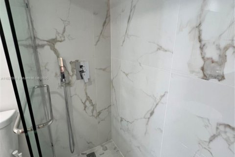 Condominio en alquiler en Miami Beach, Florida, 1 dormitorio, 61.22 m2 № 1976146 - foto 19