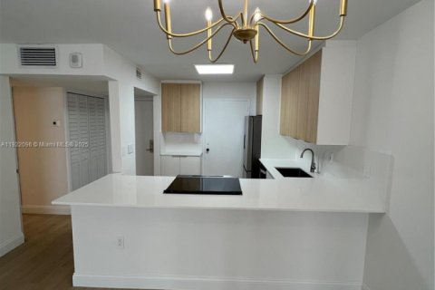 Condominio en alquiler en Miami Beach, Florida, 1 dormitorio, 61.22 m2 № 1976146 - foto 6