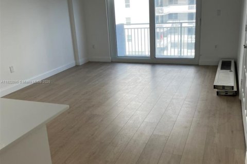 Condominio en alquiler en Miami Beach, Florida, 1 dormitorio, 61.22 m2 № 1976146 - foto 13