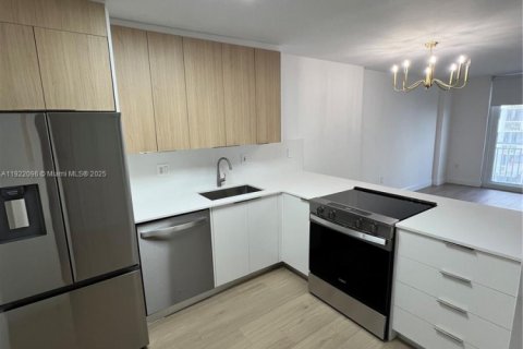 Condominio en alquiler en Miami Beach, Florida, 1 dormitorio, 61.22 m2 № 1976146 - foto 1