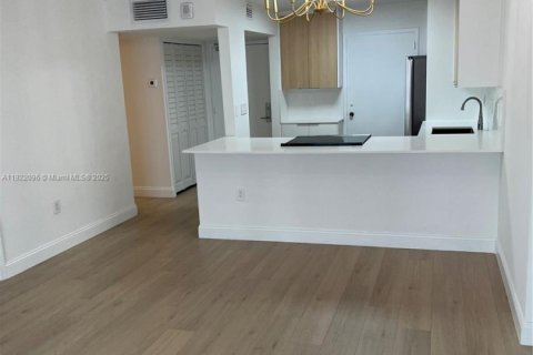 Condominio en alquiler en Miami Beach, Florida, 1 dormitorio, 61.22 m2 № 1976146 - foto 5