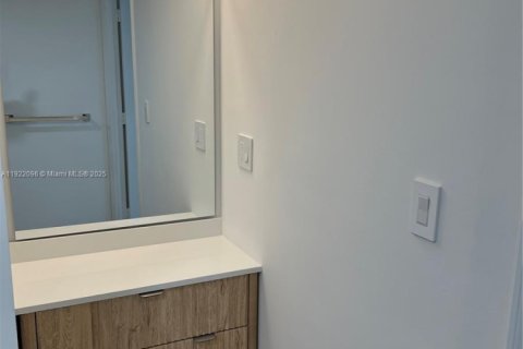 Condominio en alquiler en Miami Beach, Florida, 1 dormitorio, 61.22 m2 № 1976146 - foto 17