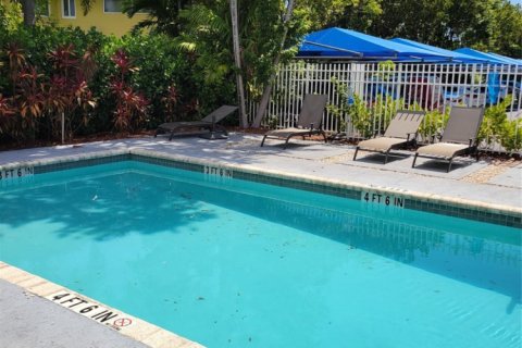 Condominio en alquiler en Miami, Florida, 1 dormitorio, 76.83 m2 № 1187690 - foto 1