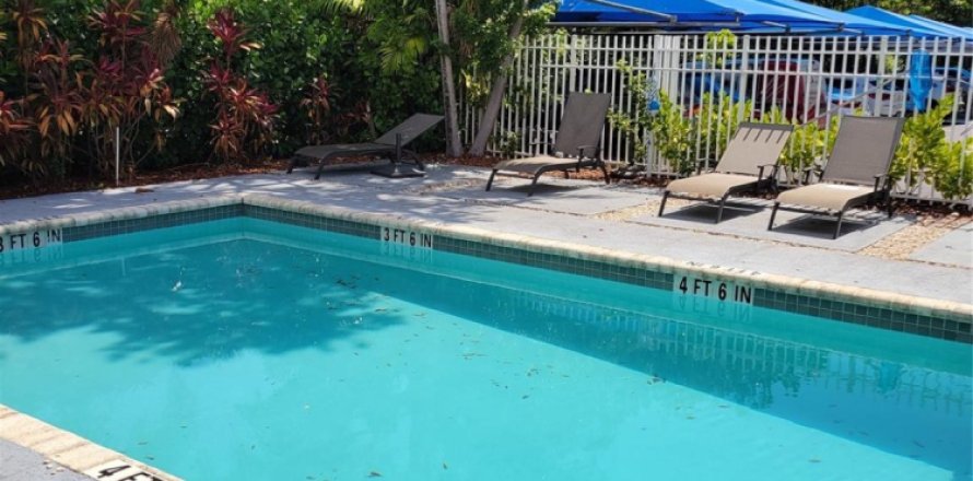 Condominio en Miami, Florida, 1 dormitorio № 1187690