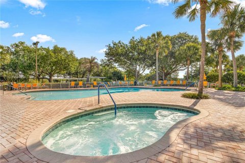 House in Summerfield, Florida 2 bedrooms, 104.05 sq.m. № 1770044 - photo 13