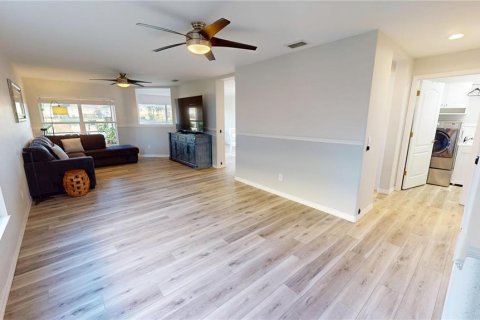 Casa en venta en Venice, Florida, 4 dormitorios, 209.68 m2 № 1723201 - foto 16