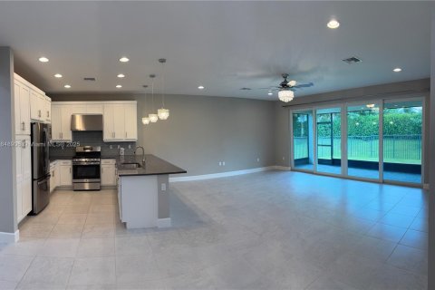 Villa ou maison à louer à Port St. Lucie, Floride: 2 chambres, 162.76 m2 № 1850839 - photo 13