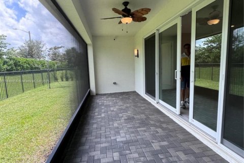 Villa ou maison à louer à Port St. Lucie, Floride: 2 chambres, 162.76 m2 № 1850839 - photo 29