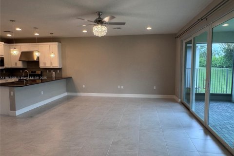 Villa ou maison à louer à Port St. Lucie, Floride: 2 chambres, 162.76 m2 № 1850839 - photo 15