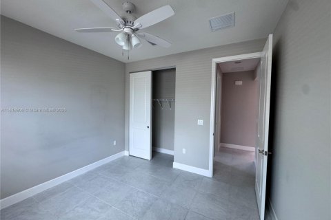 House in Port St. Lucie, Florida 2 bedrooms, 162.76 sq.m. № 1850839 - photo 9