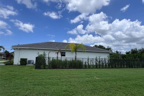 Villa ou maison à louer à Port St. Lucie, Floride: 2 chambres, 162.76 m2 № 1850839 - photo 5