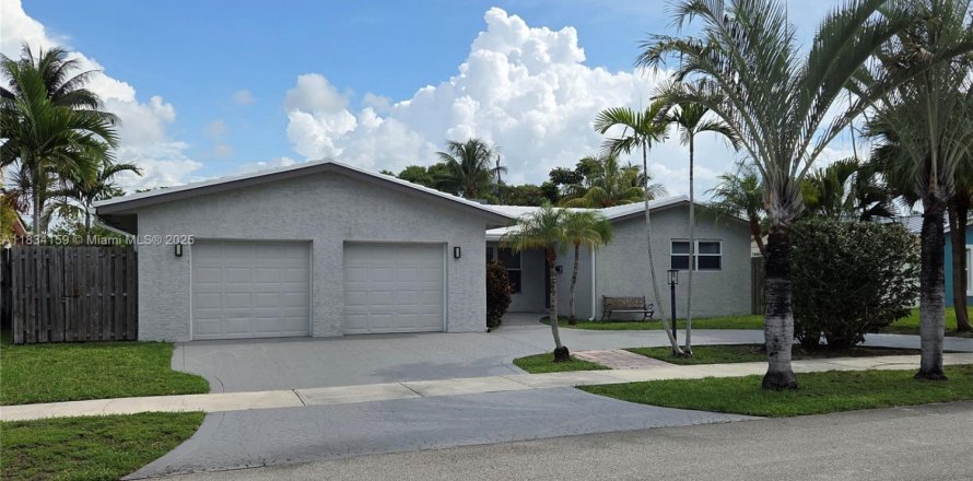 Casa en Hollywood, Florida 4 dormitorios, 228.91 m2 № 1936869