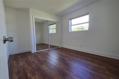 Casa en venta en Hollywood, Florida, 4 dormitorios, 228.91 m2 № 1936869 - foto 25