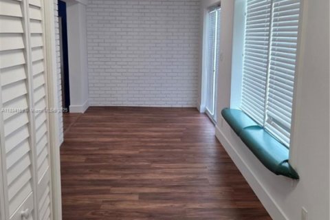 Casa en venta en Hollywood, Florida, 4 dormitorios, 228.91 m2 № 1936869 - foto 22