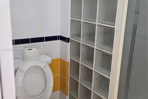 Casa en venta en Hollywood, Florida, 4 dormitorios, 228.91 m2 № 1936869 - foto 12