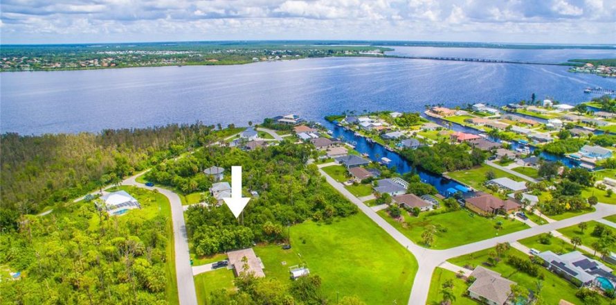 Land in Port Charlotte, Florida № 2164218