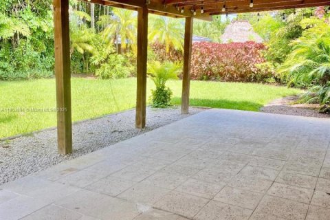 House in Miami, Florida 3 bedrooms, 121.98 sq.m. № 1896391 - photo 21