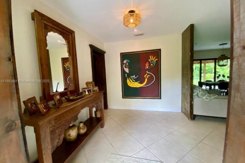 House in Miami, Florida 3 bedrooms, 121.98 sq.m. № 1896391 - photo 4