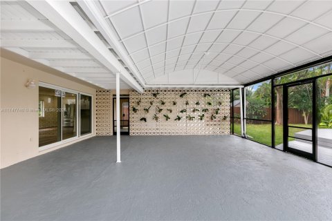 Купить виллу или дом в Холливуд, Флорида 2 спальни, 103.12м2, № 1985170 - фото 24