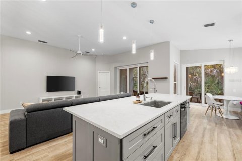 Casa en venta en Bradenton, Florida, 2 dormitorios, 158.03 m2 № 2115050 - foto 9