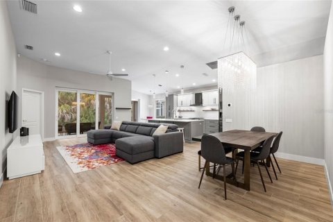 Casa en venta en Bradenton, Florida, 2 dormitorios, 158.03 m2 № 2115050 - foto 5