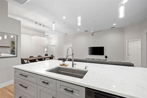 Casa en venta en Bradenton, Florida, 2 dormitorios, 158.03 m2 № 2115050 - foto 12
